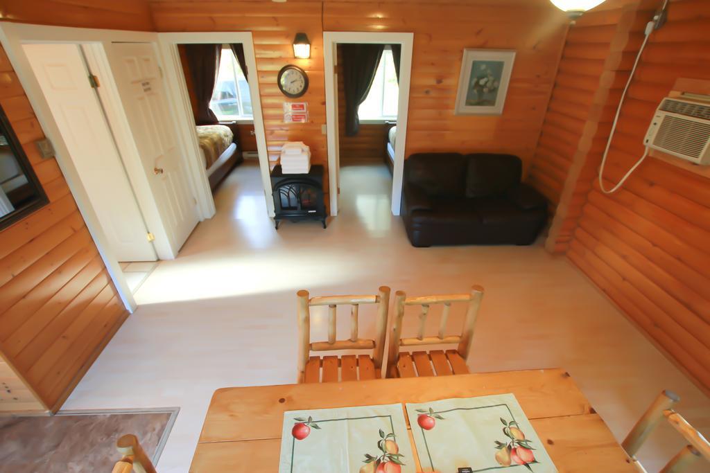 Mt. Revelstoke Alpine Chalets Rum bild