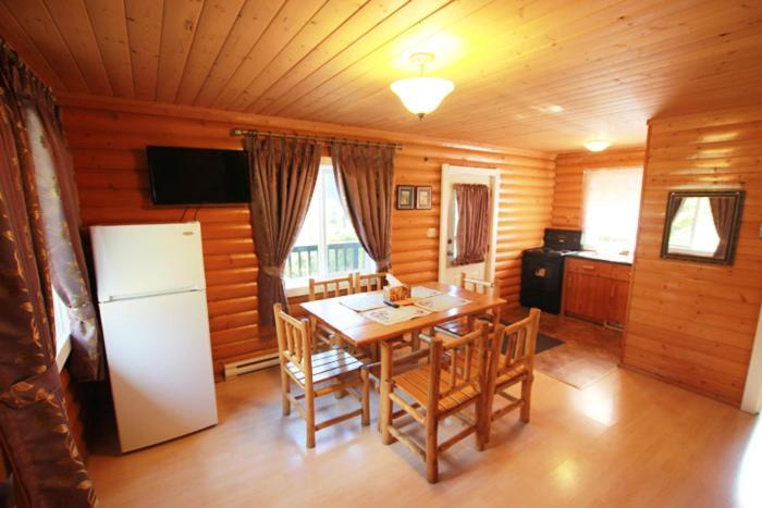 Mt. Revelstoke Alpine Chalets Exteriör bild