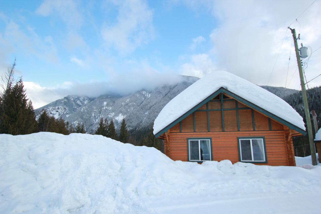 Mt. Revelstoke Alpine Chalets Exteriör bild