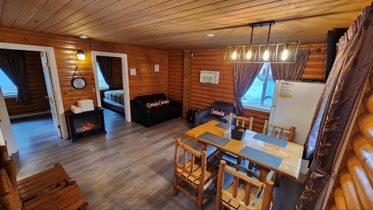 Mt. Revelstoke Alpine Chalets Exteriör bild