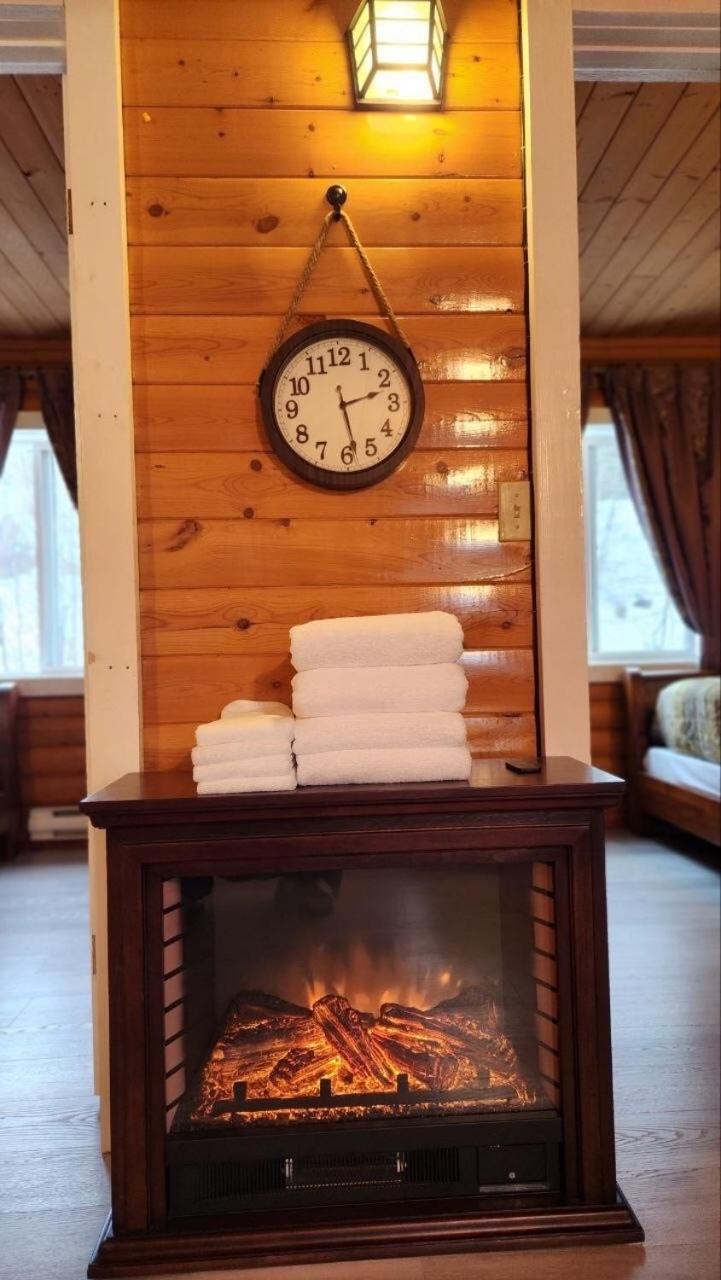Mt. Revelstoke Alpine Chalets Exteriör bild