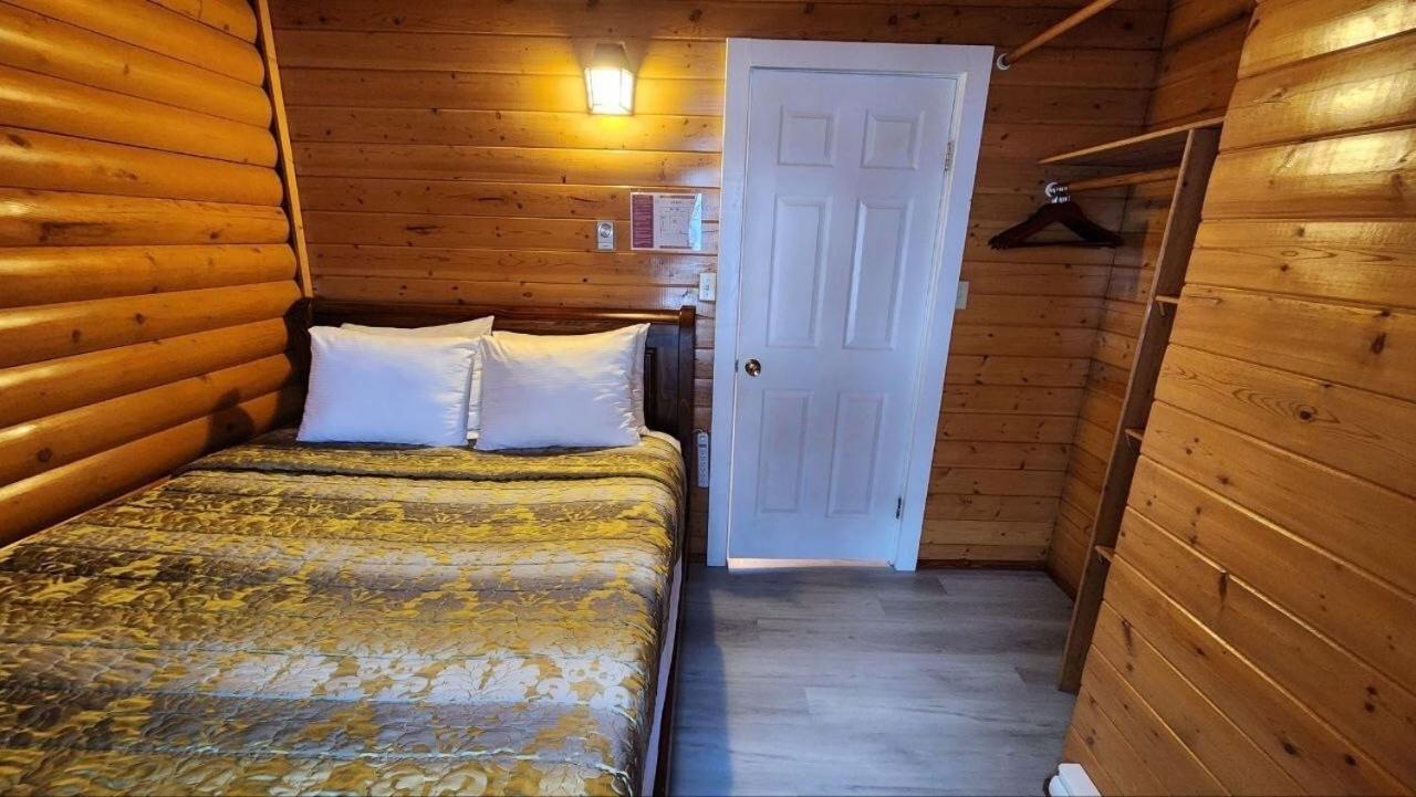Mt. Revelstoke Alpine Chalets Exteriör bild
